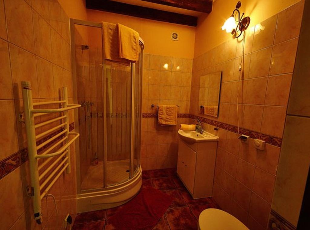 Stylowy Zajazd Pod Czarnym Kogutem تشارنا الغرفة الصورة